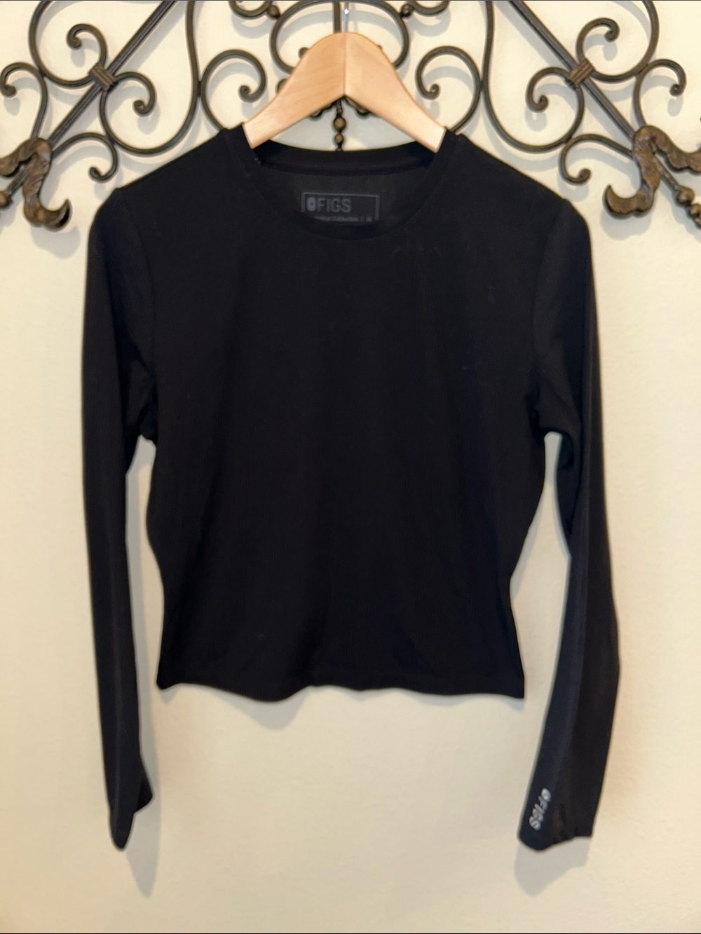 FIGS TECHNICAL COLLECTIOM "PALMER" RIBBED CROPPED UNDER SCRUB TOP SIZE MEDIUM
